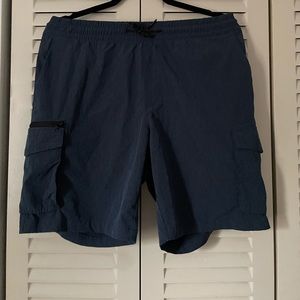 Mens Old Navy Active cargo shorts.